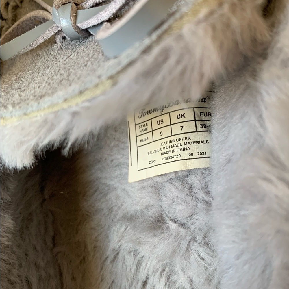 TOMMY BAHAMA SLIPPER. Women’s Size . 9 - Picture 4 of 4